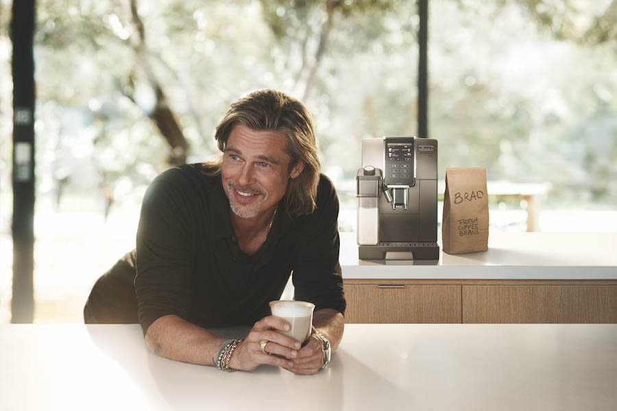 Perché Brad Pitt ha scelto una macchina da caffè per la sua pubblicità
