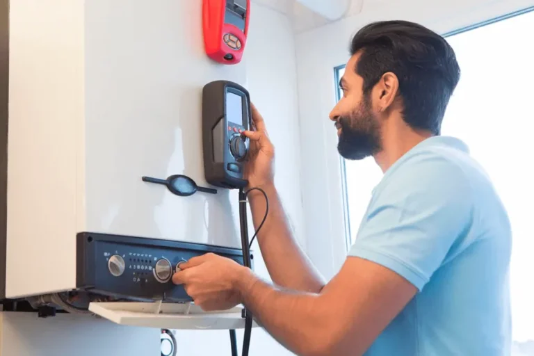 caldaia nuova con strumenti di controllo fumi