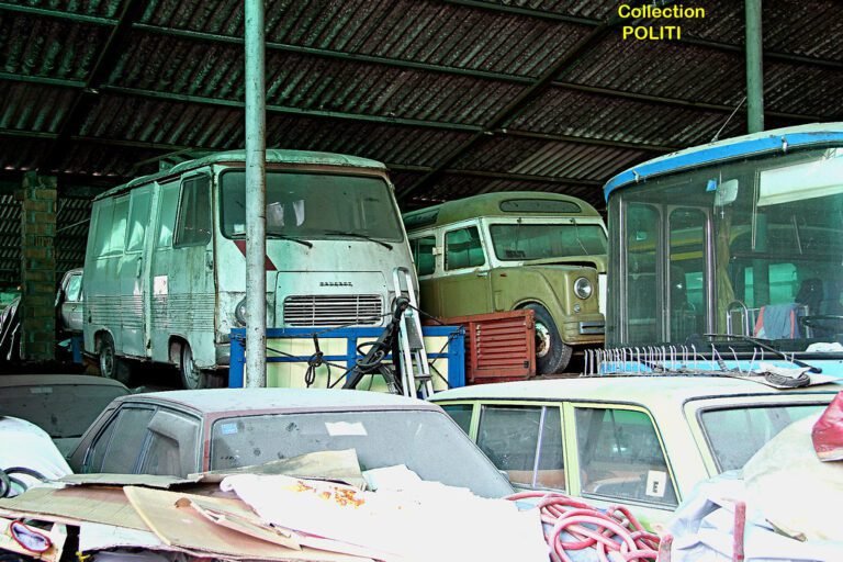 camion da cava usati in un deposito