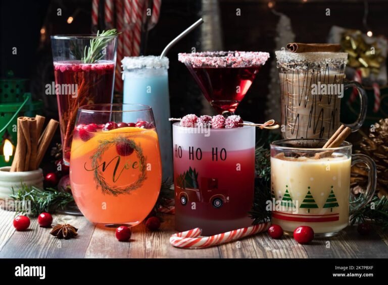 cocktail colorati su un tavolo festoso