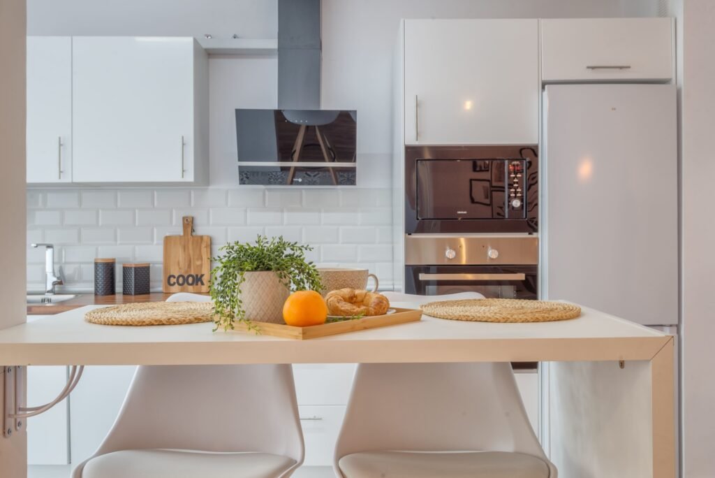 Come progettare una cucina con cappa a vista per un design moderno 6 Come progettare una cucina con cappa a vista per un design moderno