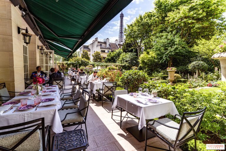 giardino di un ristorante affacciato su strada