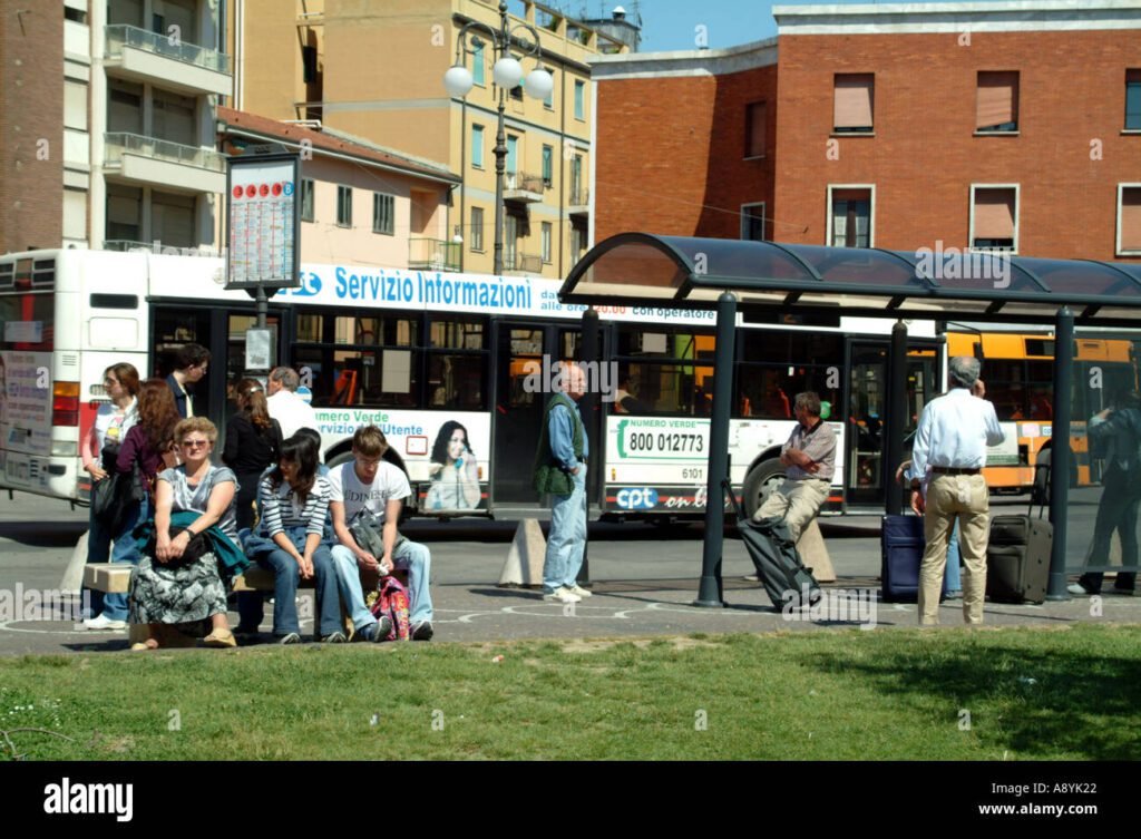 Quali sono le informazioni utili sulla stazione dei bus a Pisa, Italia