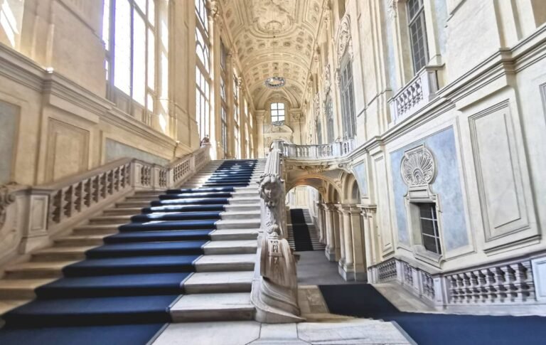 Quali sono gli orari di apertura del Palazzo Madama a Torino 42 interno elegante del palazzo madama a torino