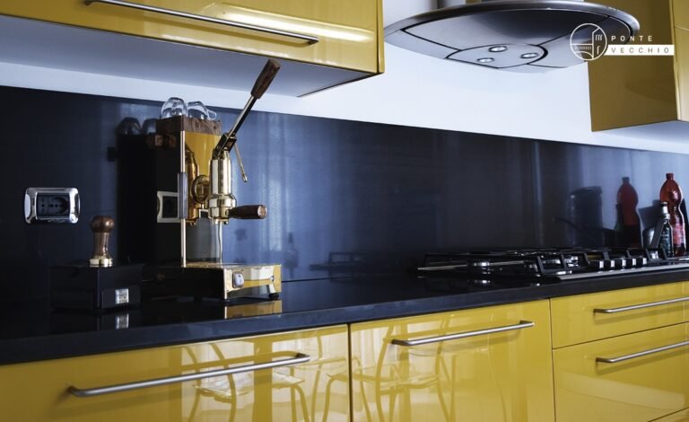 macchina da caffe elegante in cucina moderna