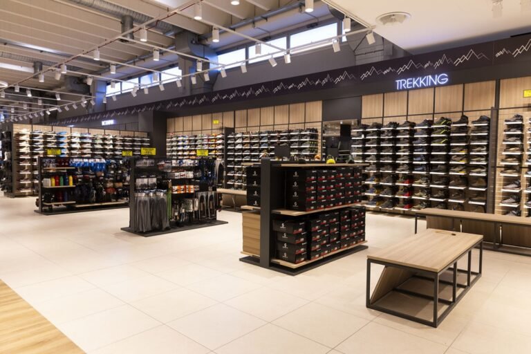 negozio sportivo con attrezzatura allavanguardia