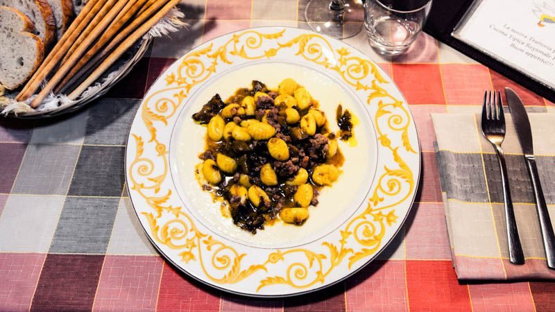 Cosa sapere sull’Oca Fola a Torino: storia e specialità gastronomiche