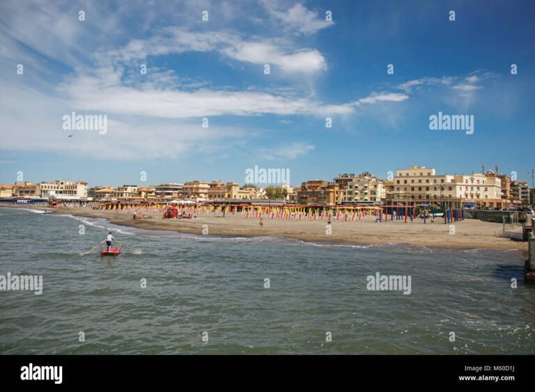 Cosa sapere sull'Oro di Napoli a Ostia e i suoi luoghi di interesse 15 panorama di ostia con il mare e il cielo