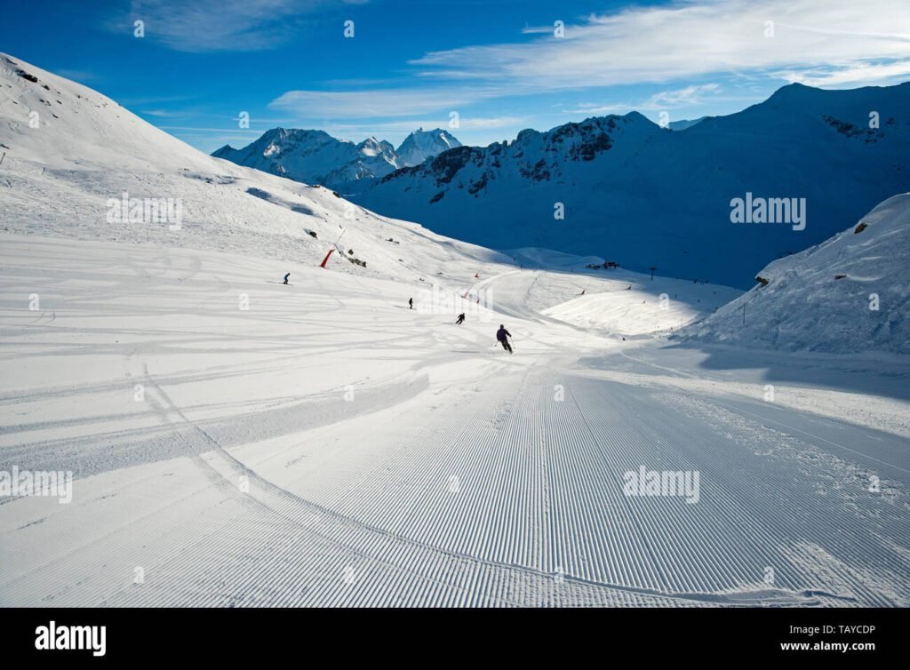 Quali sono le principali attrazioni da visitare a Col Alto Corvara in Badia 1 panorama montano con piste da sci