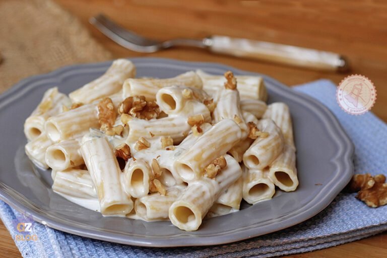 pasta cremosa con gorgonzola e noci