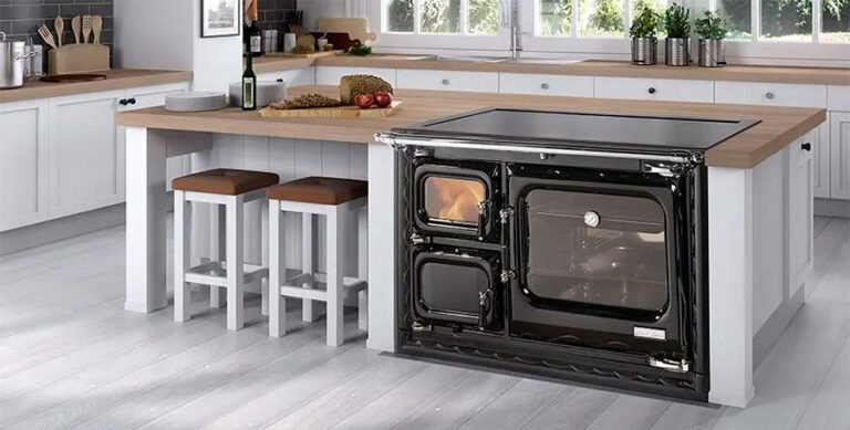 piano cottura moderno con forno integrato