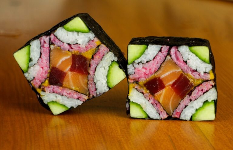 piatti sushi artistici e colorati