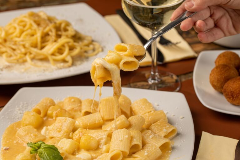 piatto di pasta tradizionale napoletana