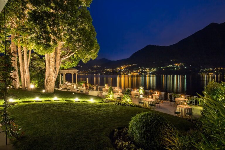 ristorante con vista romantica sul lago