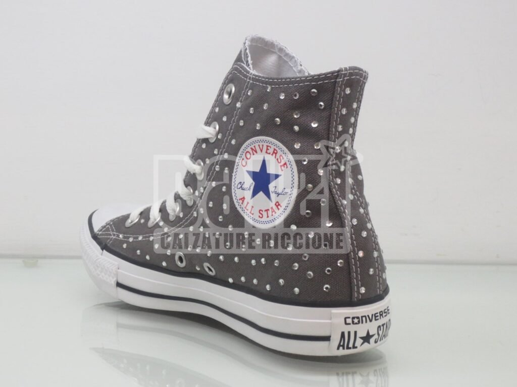 Come scegliere le All Star con brillantini per un look unico