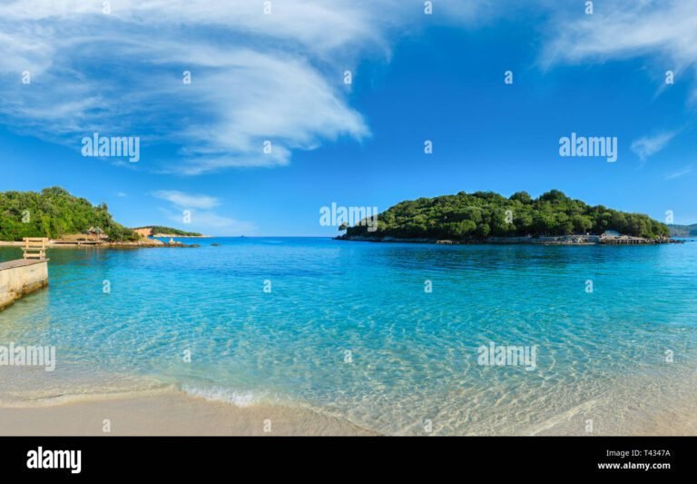 splendida spiaggia con acque turchesi cristalline