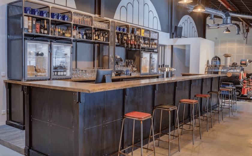 Dove trovare banconi bar usati a prezzi convenienti e in buone condizioni