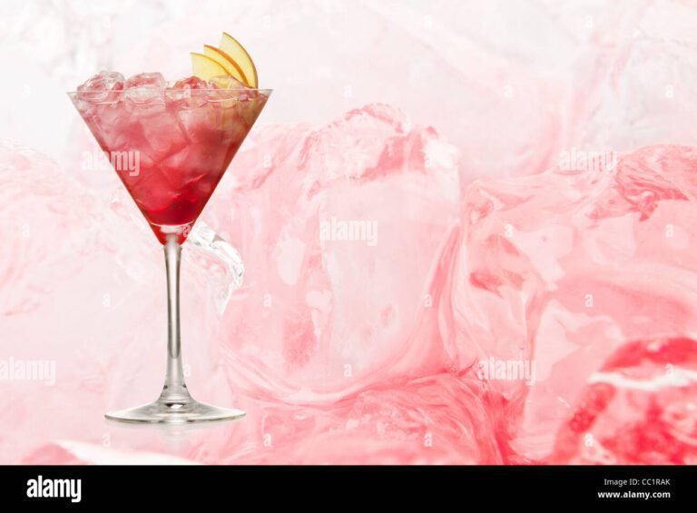 Quali sono gli ingredienti di un cocktail Cosmopolitan 10 un cocktail cosmopolitan elegante e colorato