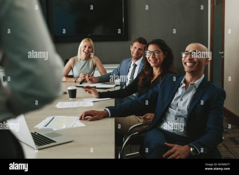 un gruppo di professionisti in riunione
