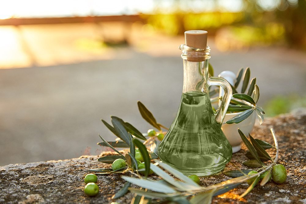 Quali sono i benefici e i usi dell’olio di oliva Costa d’Oro