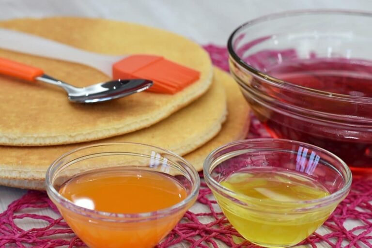 una ciotola di bagna colorata