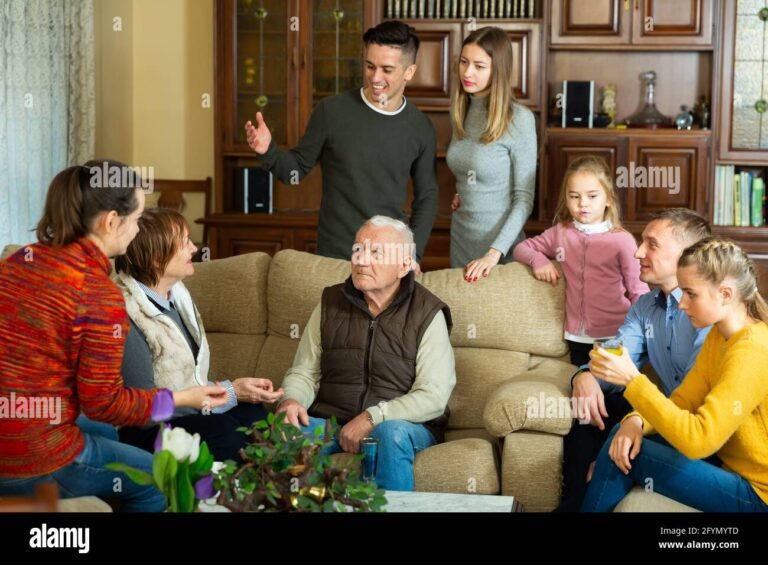 una famiglia riunita in un accogliente soggiorno