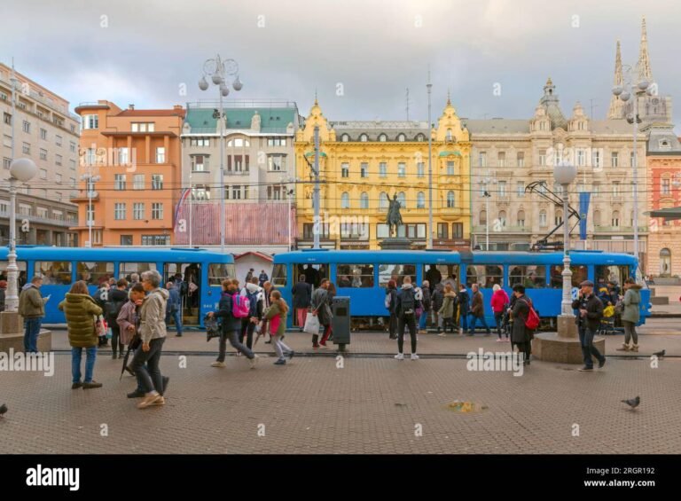 Quali sono i principali "donts" da evitare a Piazza Istria 28 una folla di persone in piazza istria