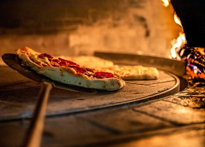 Dove si trova Miss Pizza in Via Taranto e quali piatti offre