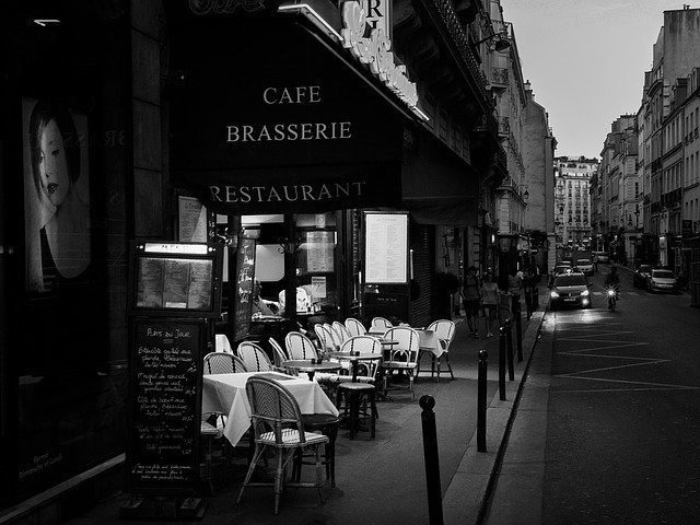 Quali sono i migliori ristoranti tipici di Parigi da scoprire lontano dai turisti