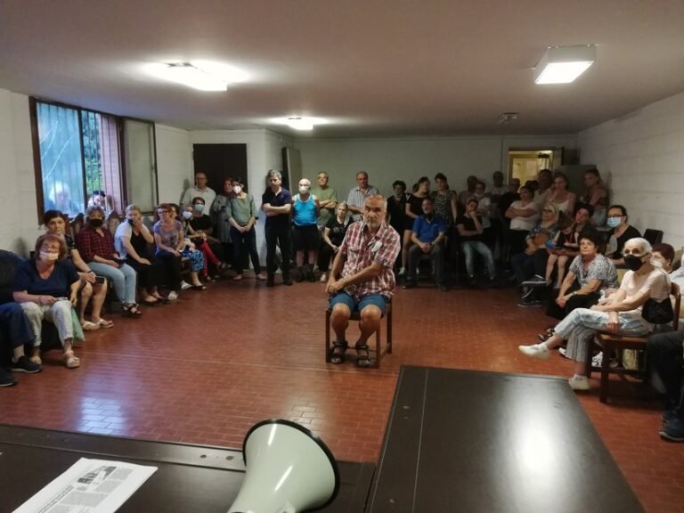 unasta immobiliare affollata a milano