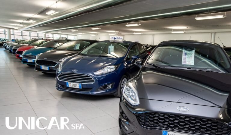 unauto usata in un concessionario