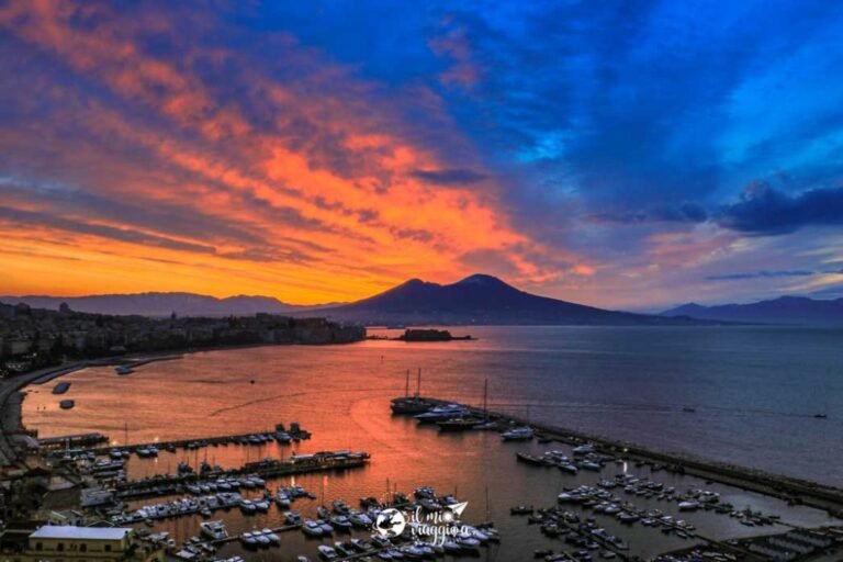 vista panoramica del borgo marinari al tramonto