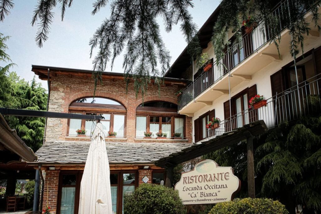 Quali sono le caratteristiche della Locanda Occitana Ca Bianca a Roccabruna