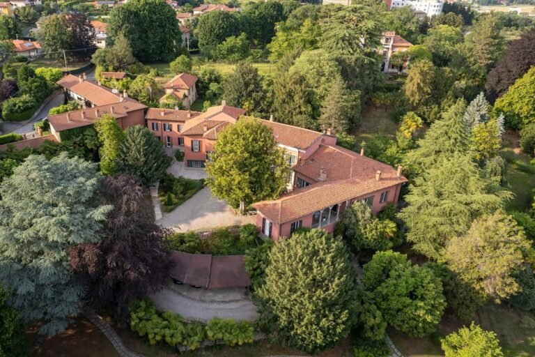 vista panoramica della villa caproni