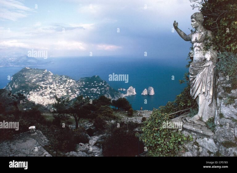 vista panoramica di capri con il fortino