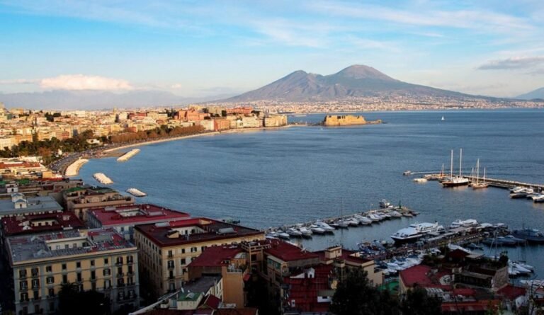 vista panoramica di napoli a roma