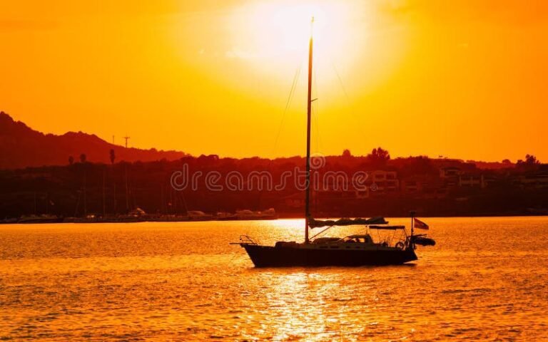 vista panoramica di porto rotondo al tramonto