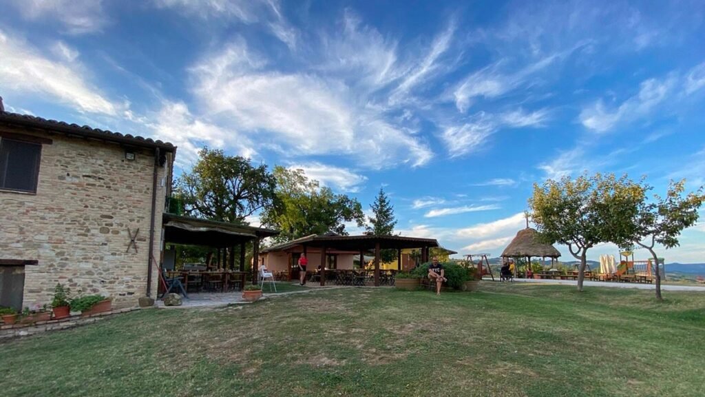 Che caratteristiche offre l’agriturismo biologico Villa Rosa