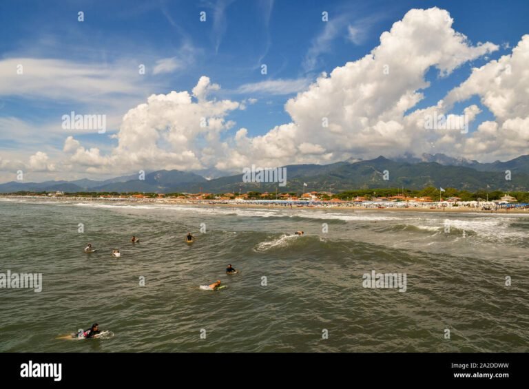 vista panoramica di una costa toscana